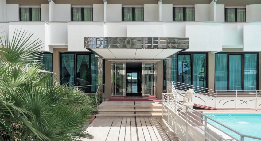 Du Soleil Eingang - Hotel Du Soleil